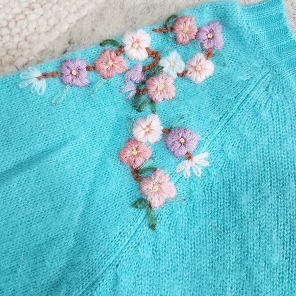 Vintage Spring Embroidered Floral Sweater - Picture 3 of 8